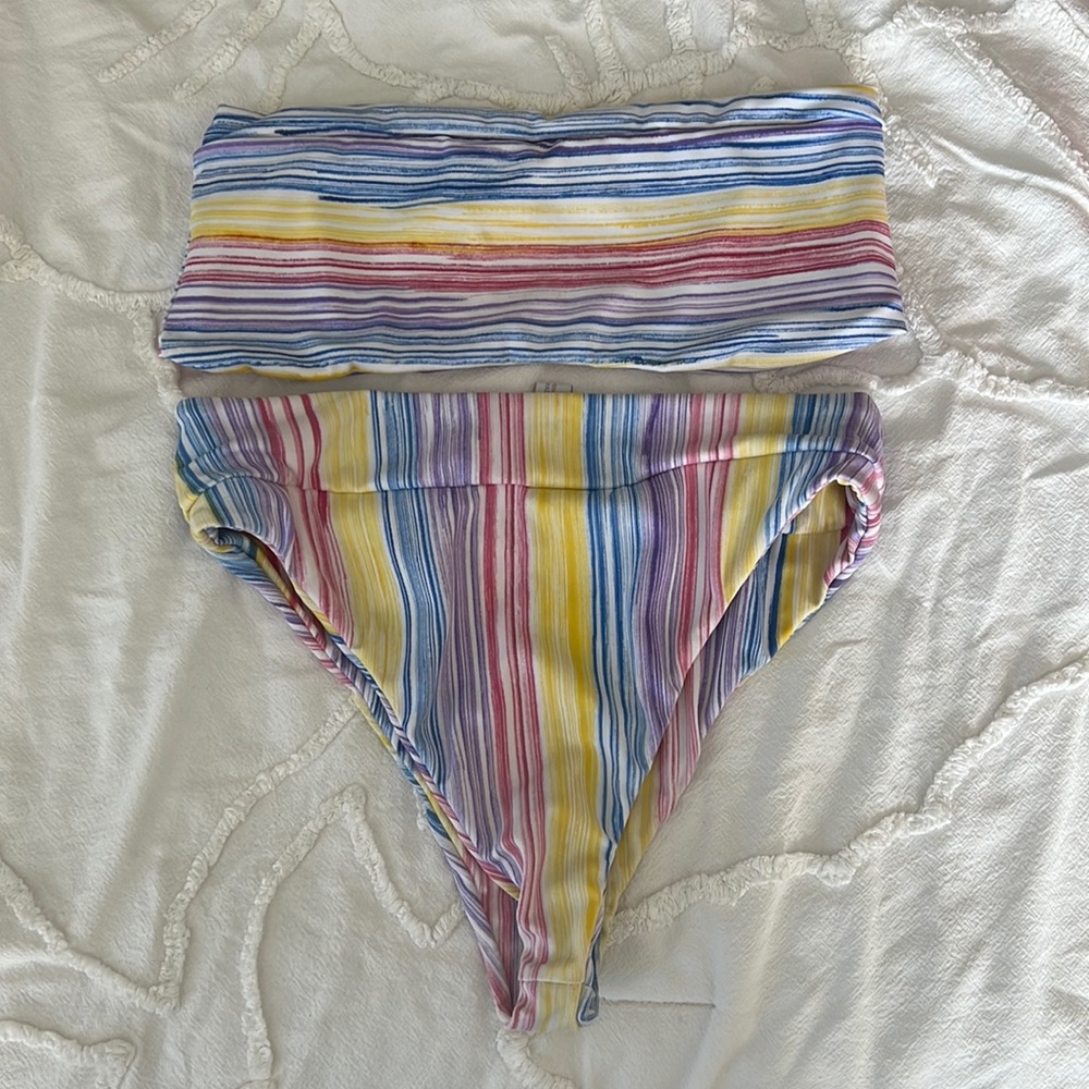 Indah Bikini - Picture 3 of 5